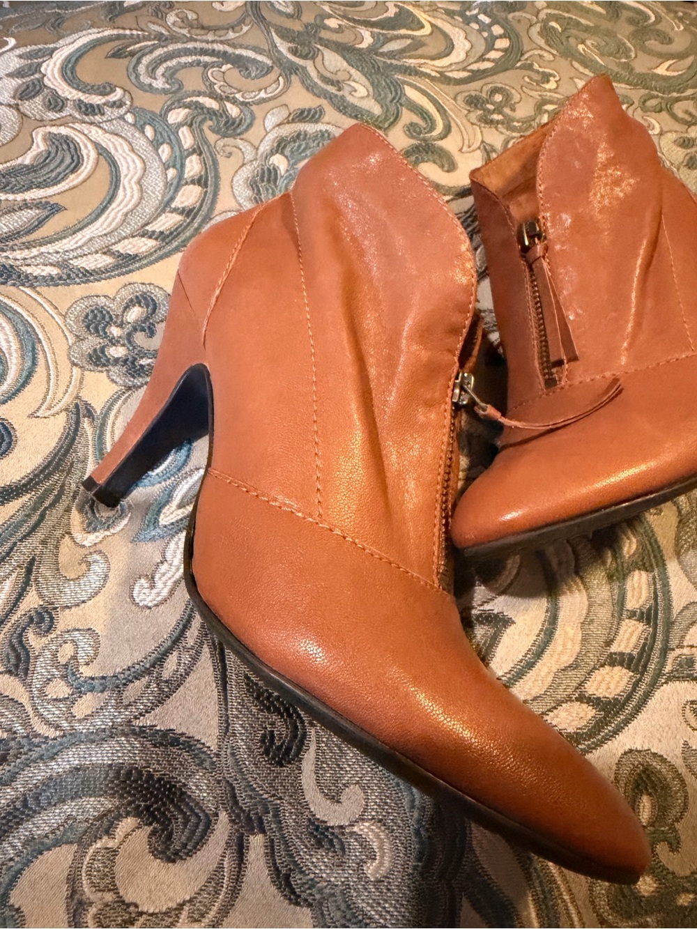 Nine West Tan Pointed-Toe Ankle Booties with Side Zipper Sz 8